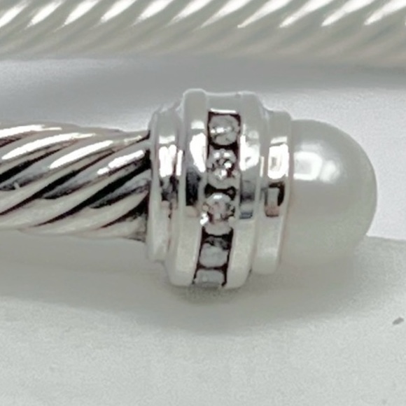 David Yurman Cable Classic Collection®
Bracelet with Pearl and Diamonds - Picture 6 of 11